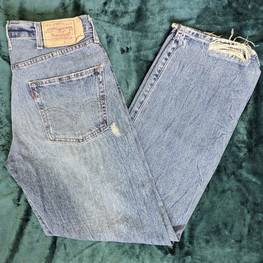 VTG (Spring, 05') Levi 501 Jeans Men 38x32 (measured 36x32) Med Wash Distressed